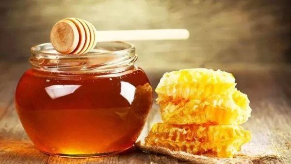 蜜蜂和生姜有什么功效（蜜蜂和生姜吃了有什么好处）-第3张图片-新疆蜂业信息网